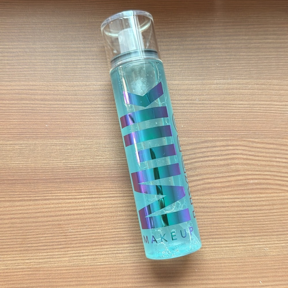 Milk Makeup Hydro Grip Dewy Long-Lasting Setting Spray